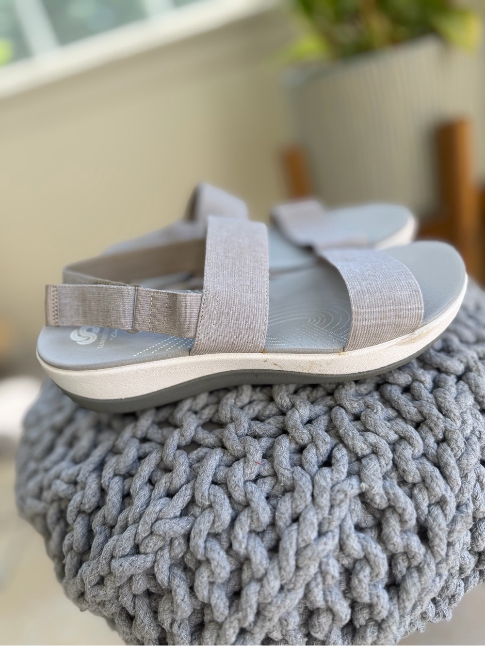 Clarks Cloudsteppers- Comfort Stretch Women's Sandals in Light Gray